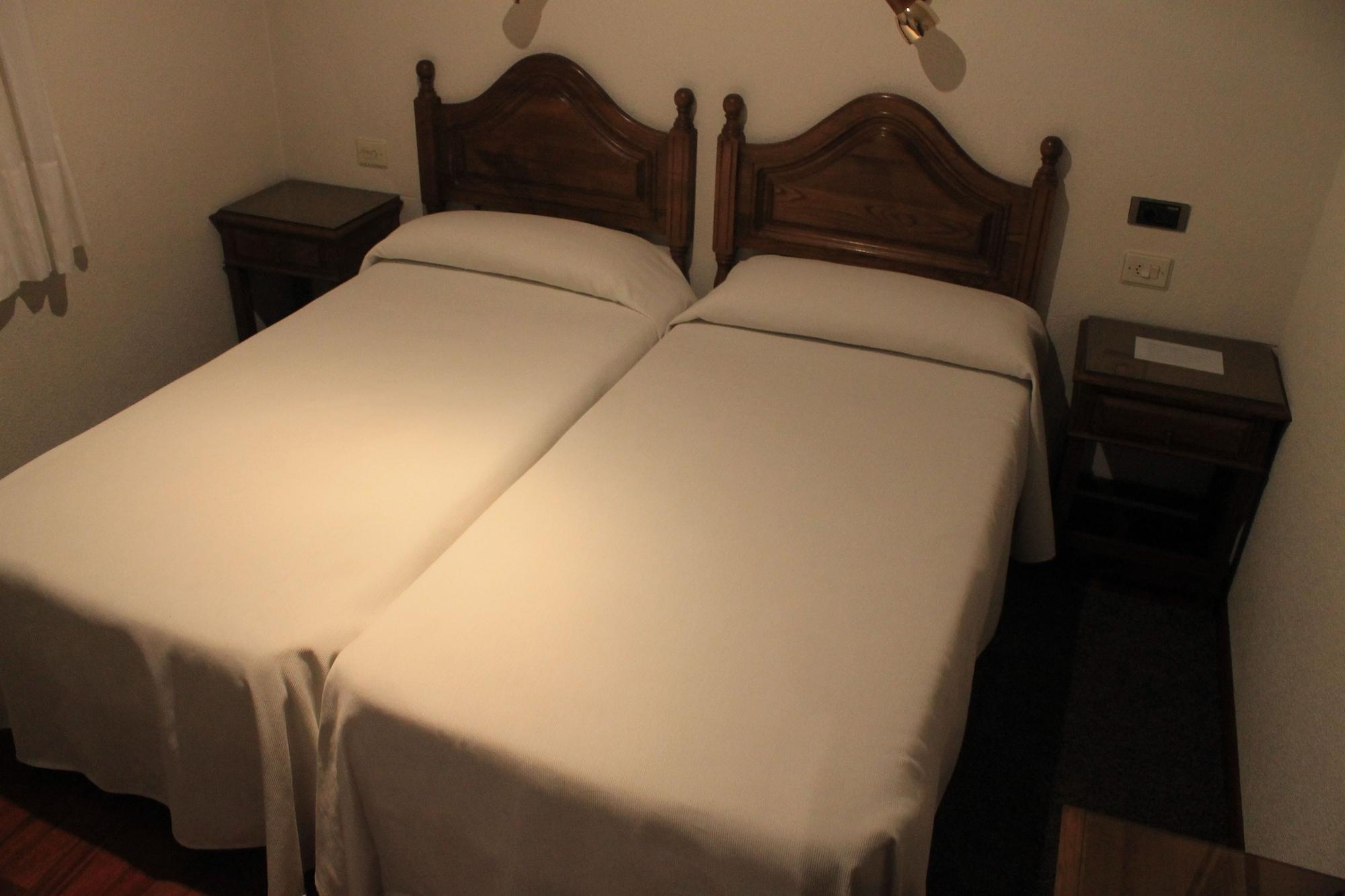 Hotel Los Perales Пуебла де Санабрия Екстериор снимка