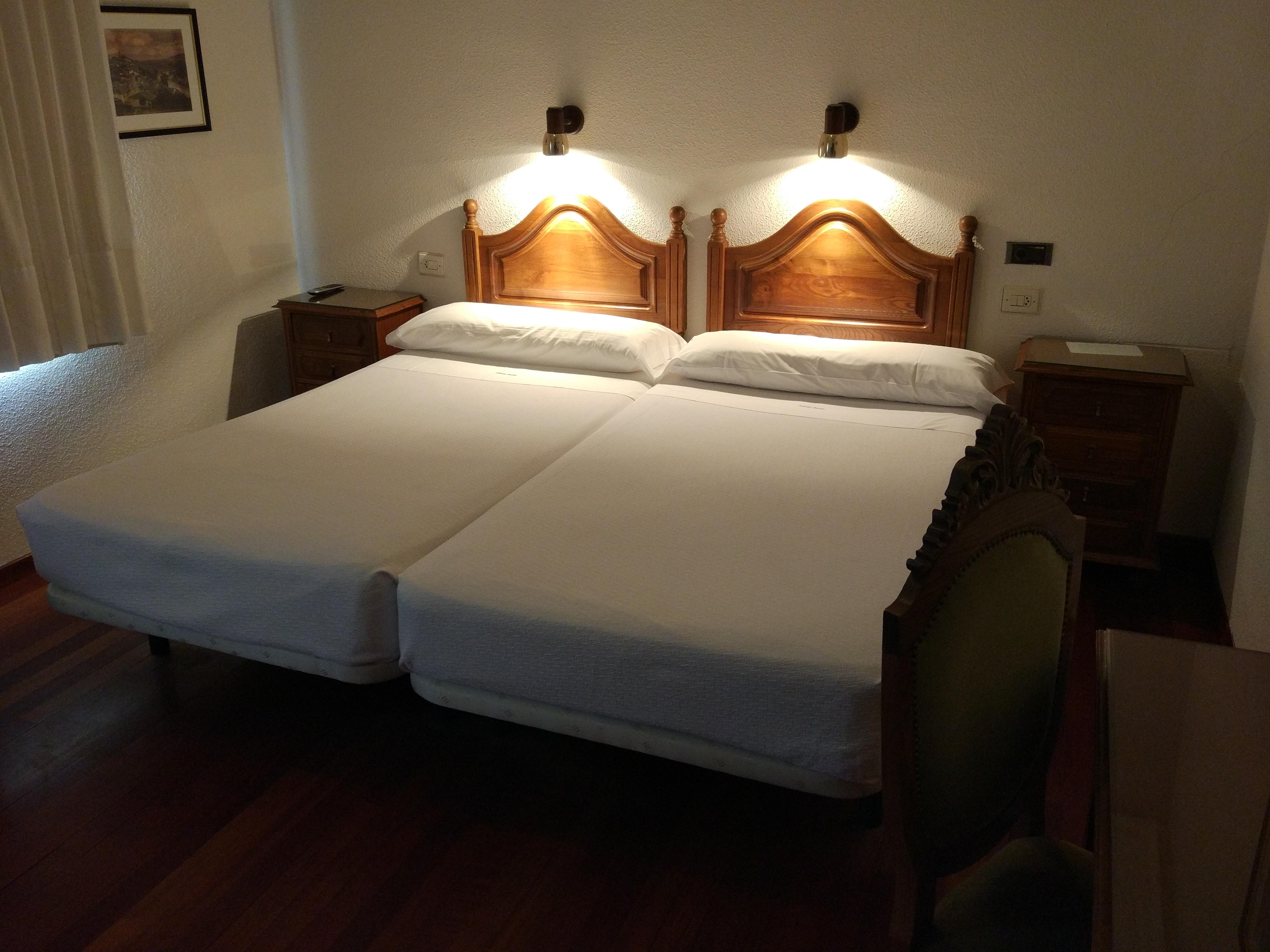 Hotel Los Perales Пуебла де Санабрия Екстериор снимка